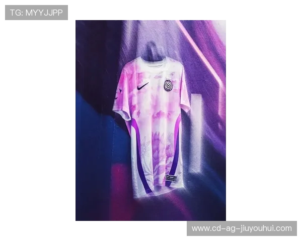 以英超巴黎风格足球服展现激情与时尚融合的新赛季魅力 以英超巴黎风格足球服展现激情与时尚融合的新赛季魅力